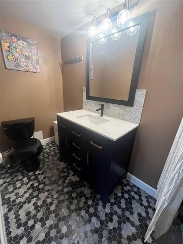 300 Bayview Drive 1911, Sunny Isles Beach, FL 33160