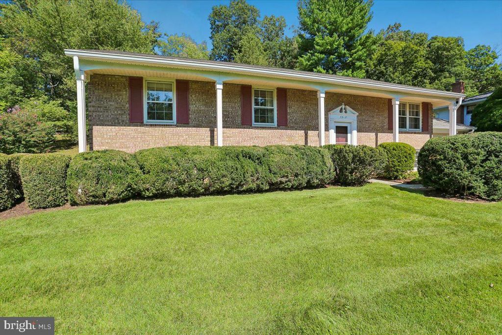 7213 PANORAMA DR, Rockville, MD 20855
