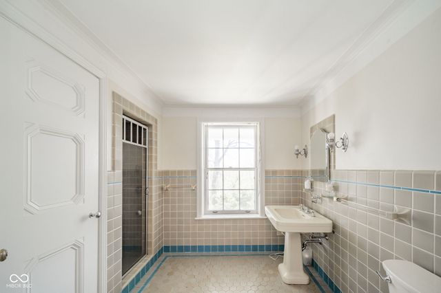 1 Whitehall Place, Anderson, IN 46011