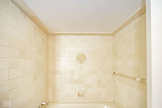 1 Whitehall Place, Anderson, IN 46011