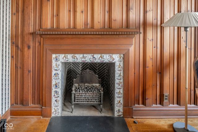 1 Whitehall Place, Anderson, IN 46011