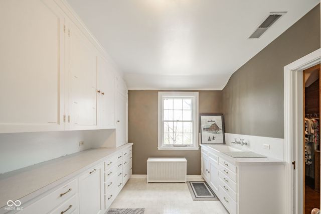 1 Whitehall Place, Anderson, IN 46011