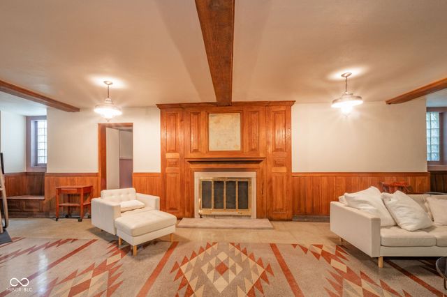1 Whitehall Place, Anderson, IN 46011