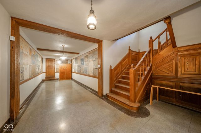1 Whitehall Place, Anderson, IN 46011