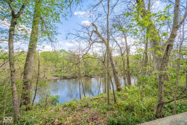1 Whitehall Place, Anderson, IN 46011