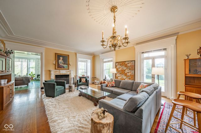 1 Whitehall Place, Anderson, IN 46011