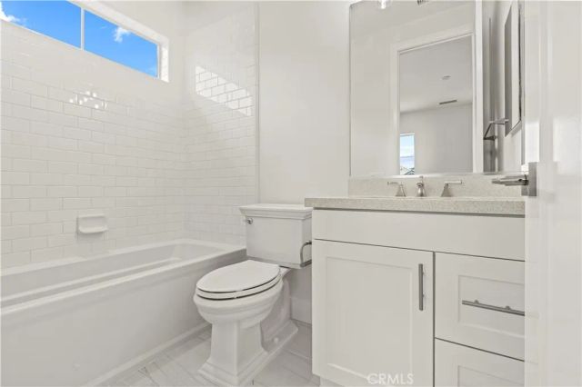 1186 Viejo Hills Dr, Lake Forest, CA 92610