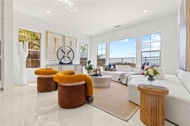 1186 Viejo Hills Dr, Lake Forest, CA 92610