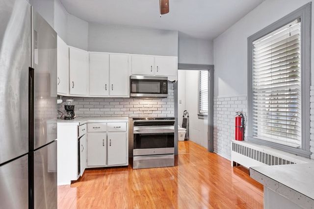 11 Wayne St, Worcester, MA 01603