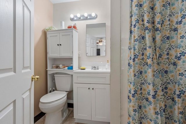 11 Wayne St, Worcester, MA 01603
