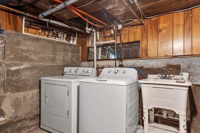 11 Wayne St, Worcester, MA 01603