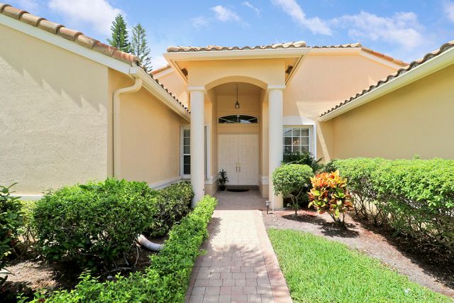 6565 Garde Road, Boynton Beach, FL 33472