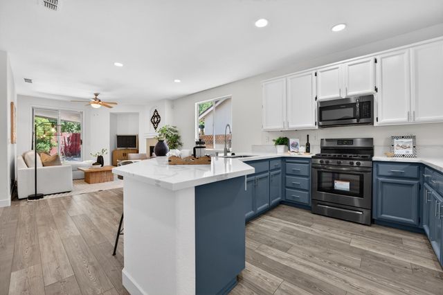 2155 Hearst St, West Sacramento, CA 95691