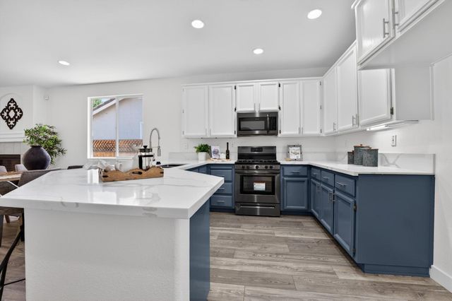 2155 Hearst St, West Sacramento, CA 95691