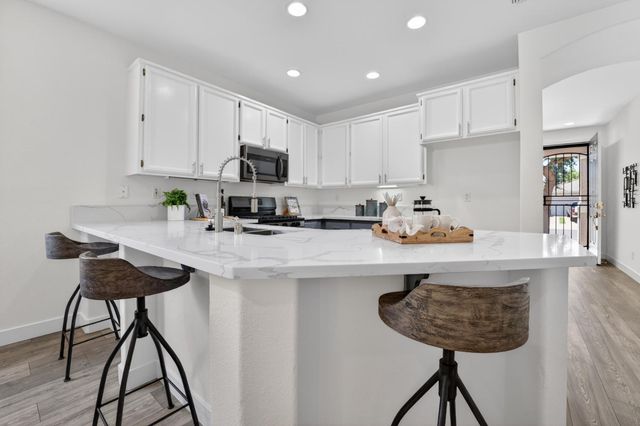 2155 Hearst St, West Sacramento, CA 95691