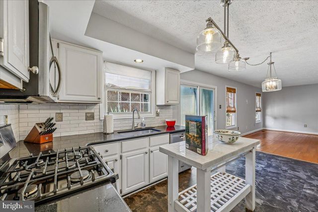 20928 SCOTTSBURY DR, Germantown, MD 20876