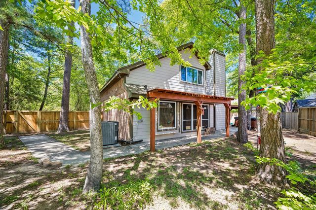 11 Cedar Chase Place, The Woodlands, TX 77381