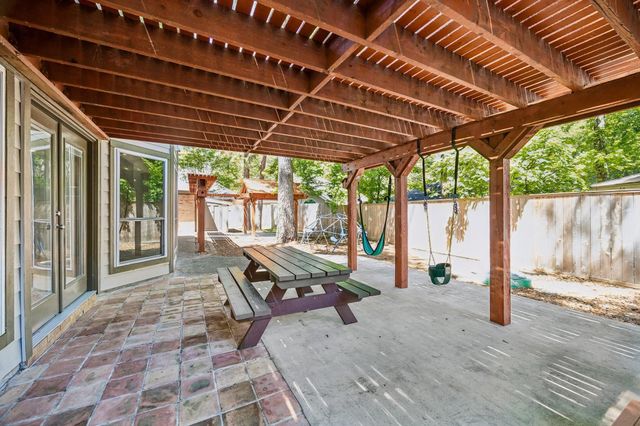 11 Cedar Chase Place, The Woodlands, TX 77381