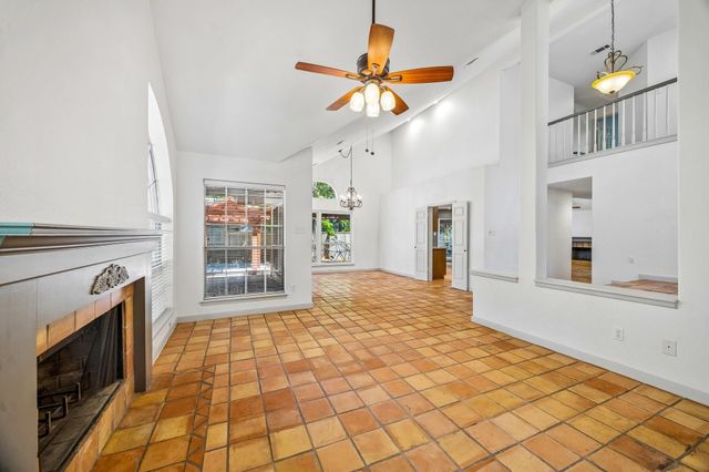 11 Cedar Chase Place, The Woodlands, TX 77381