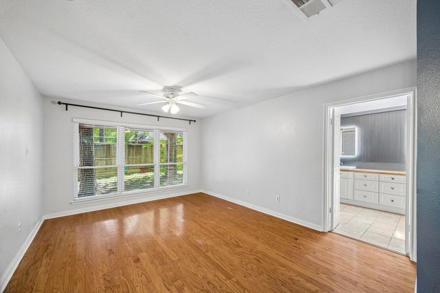 11 Cedar Chase Place, The Woodlands, TX 77381