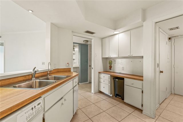 1850 Bay Road 3-F, Vero Beach, FL 32963