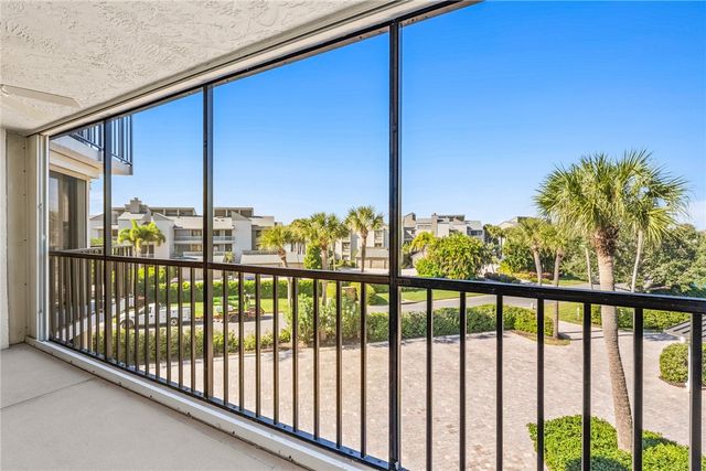 1850 Bay Road 3-F, Vero Beach, FL 32963