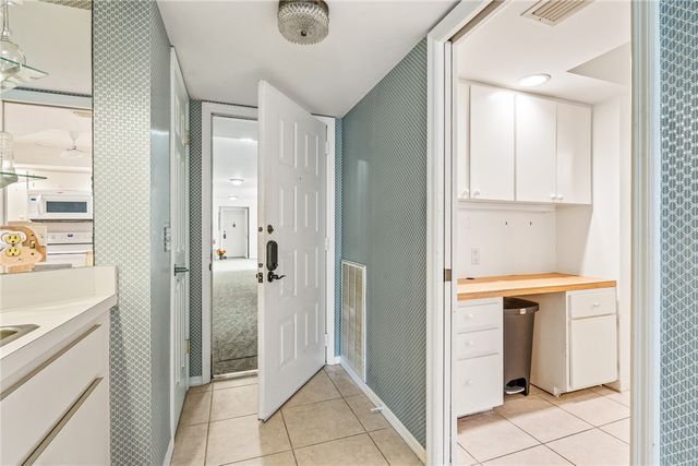 1850 Bay Road 3-F, Vero Beach, FL 32963