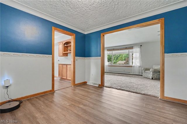 8524 Sleepy Hollow Drive NE, Warren, OH 44484