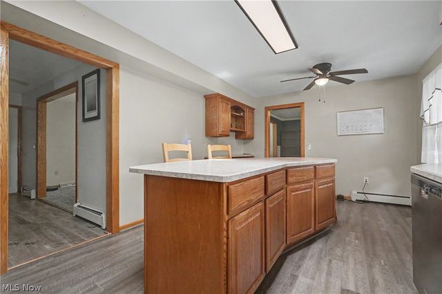 8524 Sleepy Hollow Drive NE, Warren, OH 44484