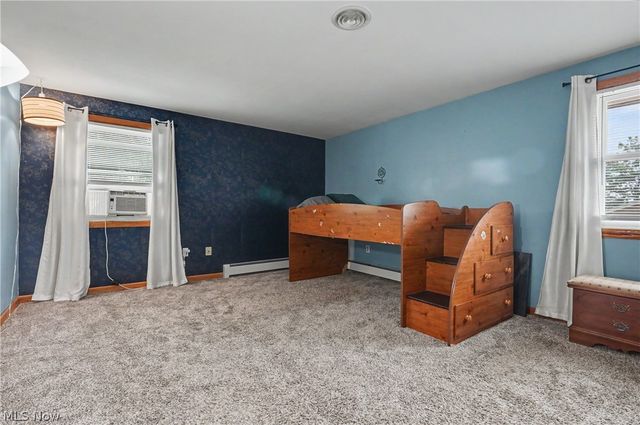 8524 Sleepy Hollow Drive NE, Warren, OH 44484