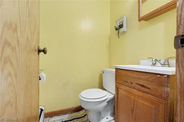 8524 Sleepy Hollow Drive NE, Warren, OH 44484