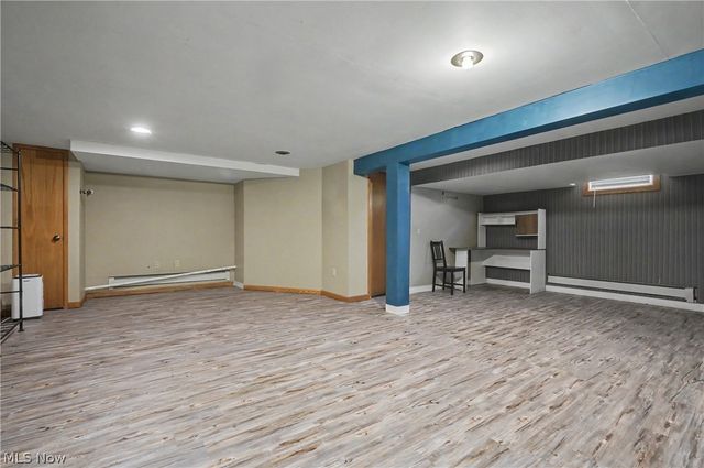 8524 Sleepy Hollow Drive NE, Warren, OH 44484