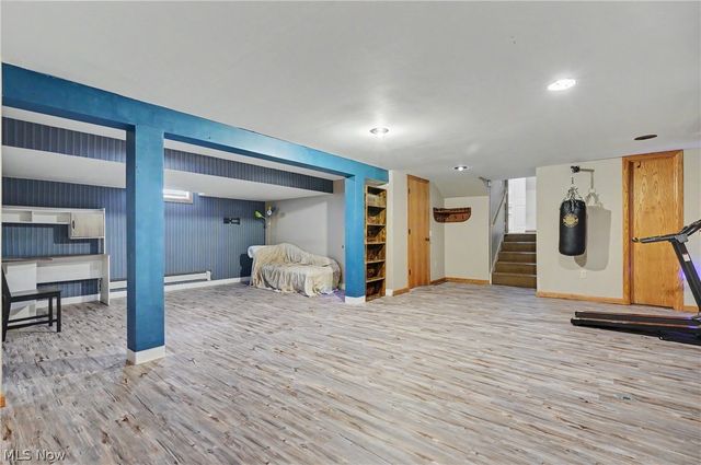 8524 Sleepy Hollow Drive NE, Warren, OH 44484