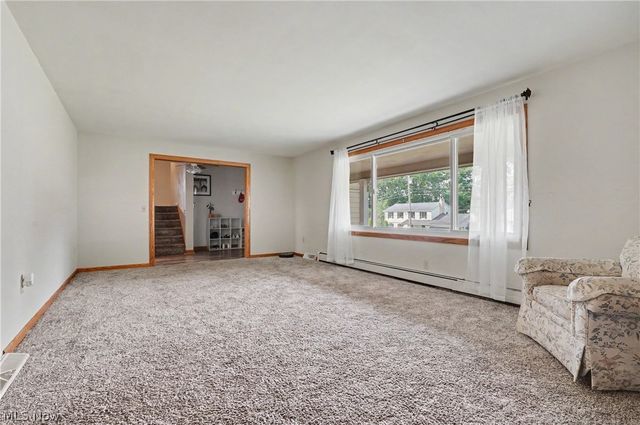 8524 Sleepy Hollow Drive NE, Warren, OH 44484
