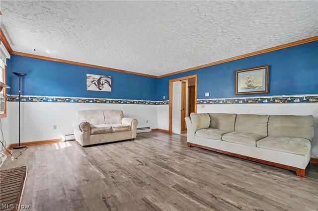 8524 Sleepy Hollow Drive NE, Warren, OH 44484
