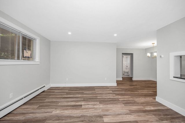 9 Longwood Dr 1, Andover, MA 01810