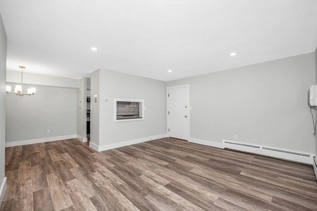 9 Longwood Dr 1, Andover, MA 01810