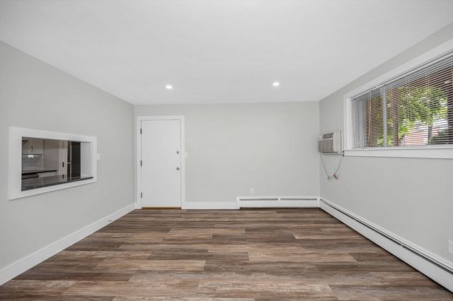 9 Longwood Dr 1, Andover, MA 01810