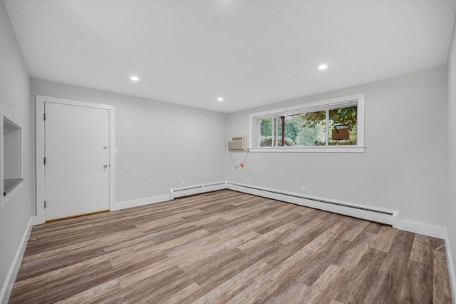 9 Longwood Dr 1, Andover, MA 01810