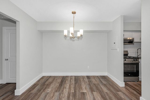 9 Longwood Dr 1, Andover, MA 01810