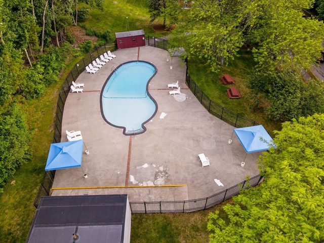 9 Longwood Dr 1, Andover, MA 01810