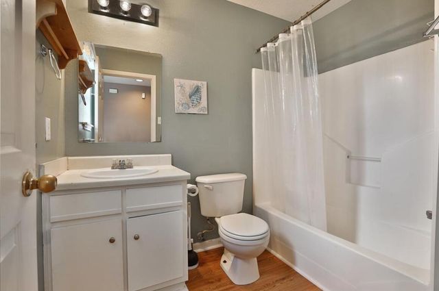 9042 Mcgallion Road, Houston, TX 77022