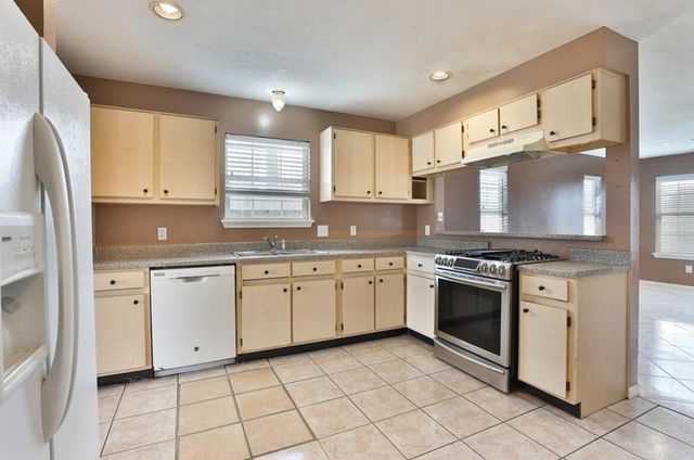 9042 Mcgallion Road, Houston, TX 77022
