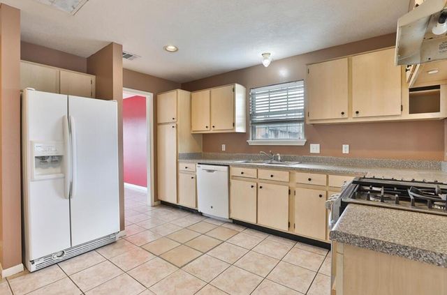 9042 Mcgallion Road, Houston, TX 77022