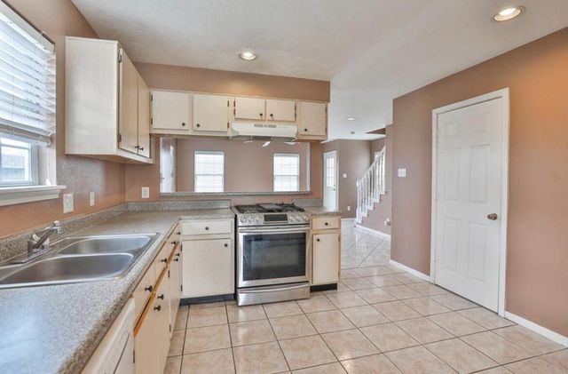 9042 Mcgallion Road, Houston, TX 77022