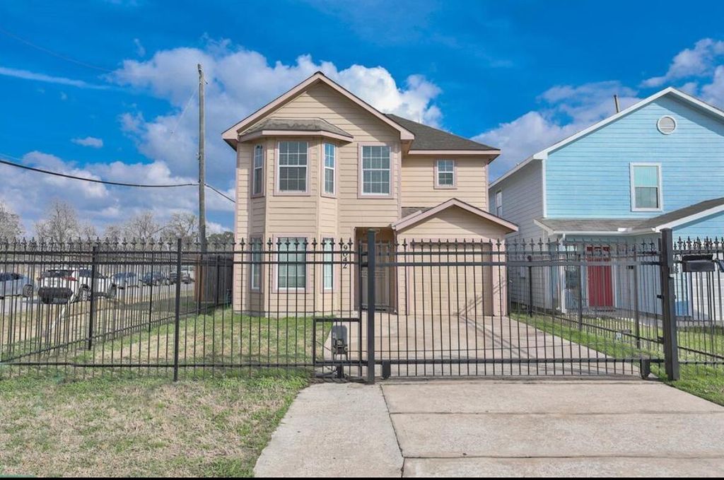 9042 Mcgallion Road, Houston, TX 77022