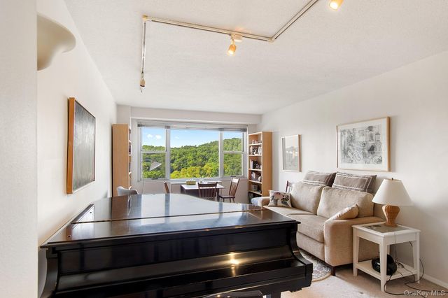 2400 Johnson Avenue 3B, Bronx, NY 10463