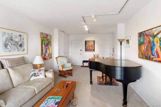 2400 Johnson Avenue 3B, Bronx, NY 10463