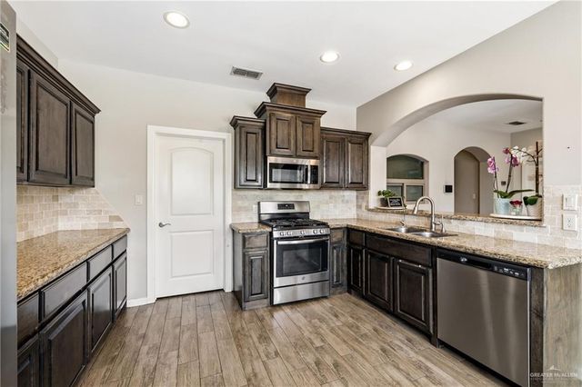 5260 Lost Creek Lane, Mcallen, TX 78504