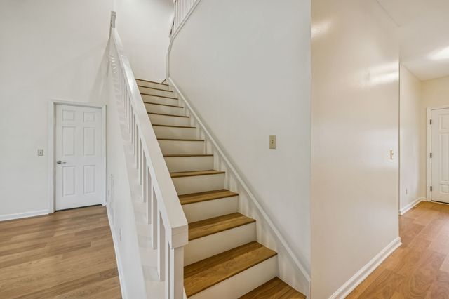 1024 Elmshade Ln, Nashville, TN 37211